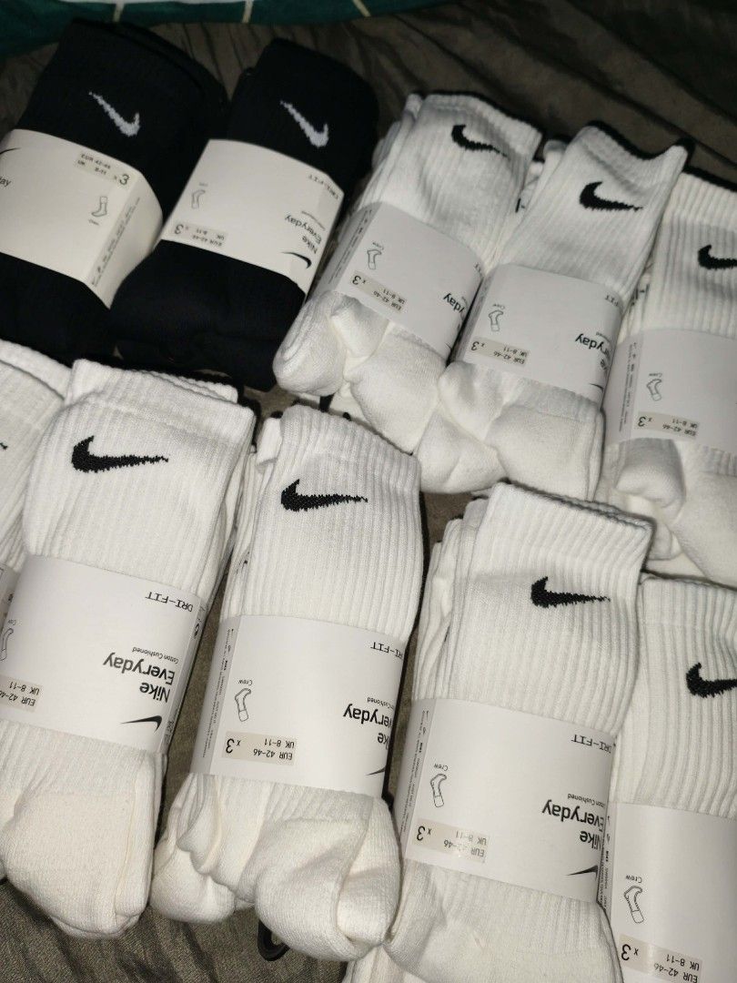 Nike crew socks (Category: Socks) located in Manila. Submitted by blackout. (Listing ID 1456520015, Image 2). Description: Nike socks double swoosh original 550 pesos only per bundle ( 3 pairs ) taguig location Dm me for more info.