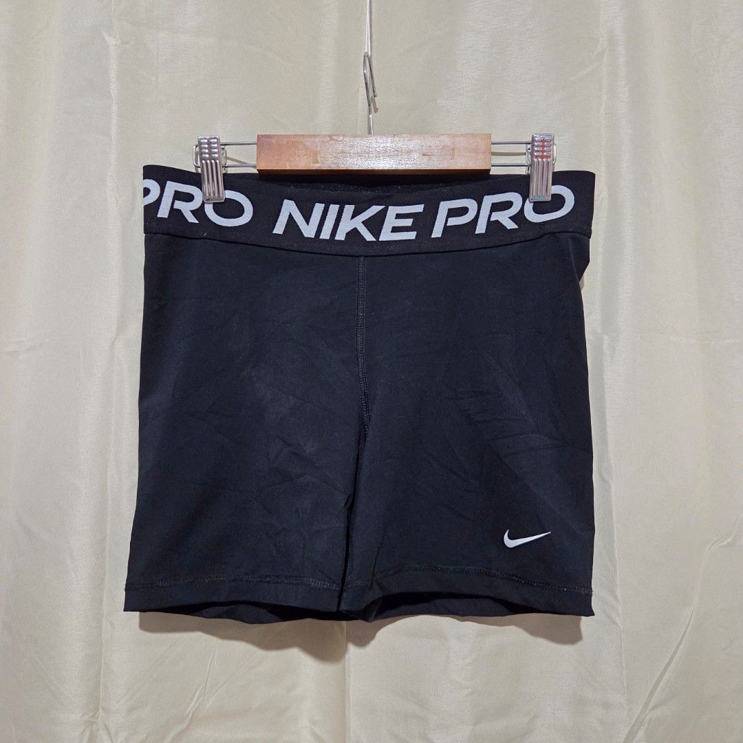 NIKE PRO CYCLING WOMEN M (Category: Activewear) located in Santiago. Submitted by fromboxes (Listing ID 1456559914, Image 1). Description: see all pics and issues.