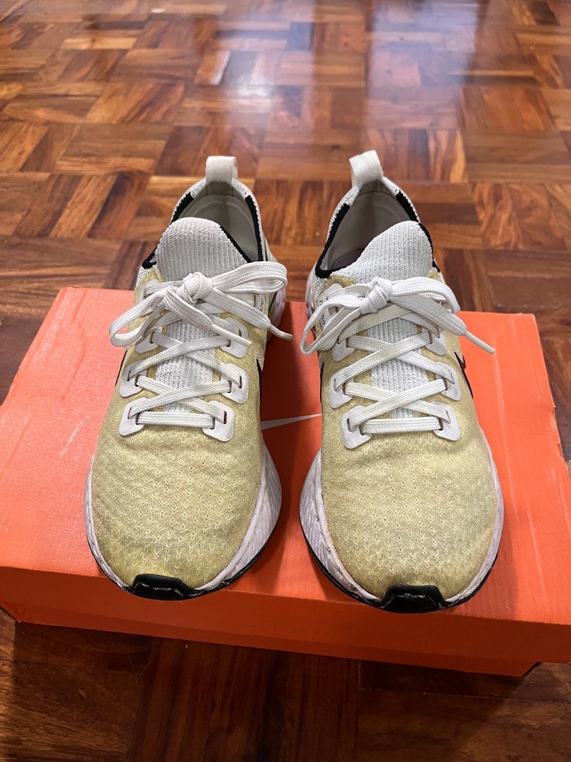 Authentic Nike React Infinity Run Flyknit (Category: Sneakers) located in Pasig City. Submitted by vv_07 (Listing ID 1456587296, Image 2). Description: - Authentic Nike 💯 - Well used, needs cleaning - Sole is still in good condition - has visible flaws - SIZE US 6.5 .
