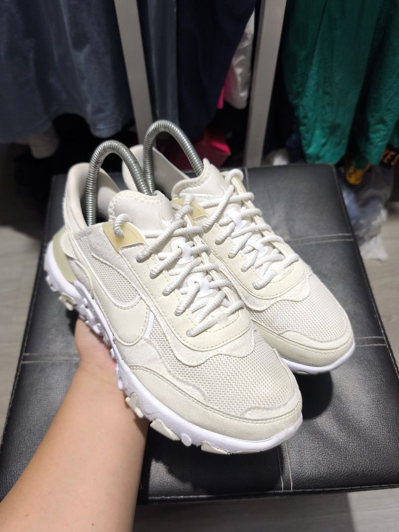 Nike React Revision (Category: Sneakers) located in Baguio. Submitted by soleseekerph (Listing ID 1456533856, Image 2). Description: Nike React Revision US 6.5, Euro 37.5, 23.5 cm Excellent condition.