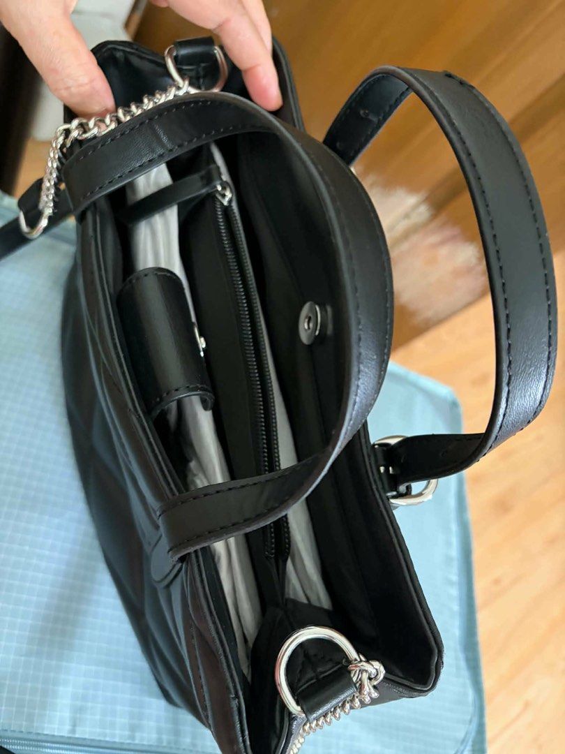 Nine West Black Bag (Category: Shoulder Bags) located in Quezon City. Submitted by hellochantal (Listing ID 1456543083, Image 3). Description: .