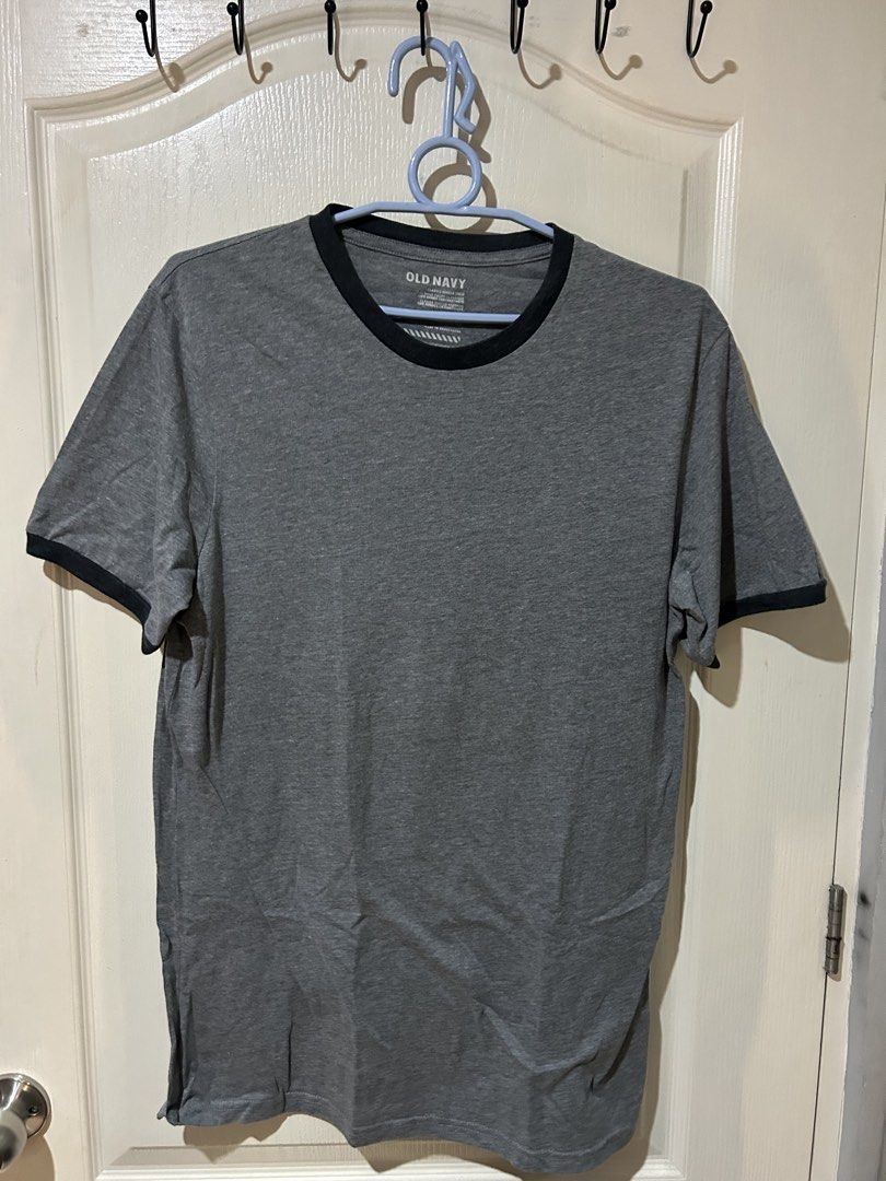 Old Navy Classic Ringer Crew T-Shirt Grey M (Category: Tshirts & Polo Shirts ) located in Manila. Submitted by dal527 (Listing ID 1456589350, Image 1). Description: - Grey ringer t-shirt from Old Navy - Classic crew neck with black trim on collar and sleeves - Made in Bangladesh - Size: Medium (M) - Ideal for casual everyday wear.