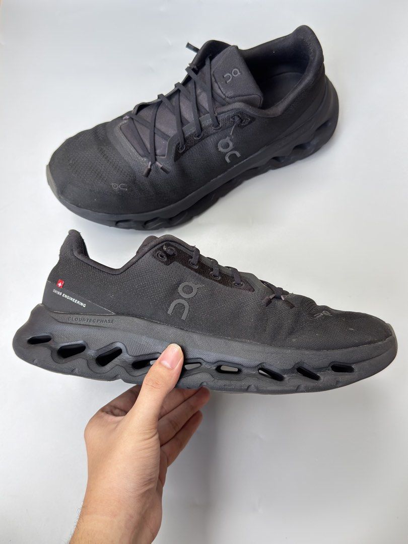 ON CLOUD TILT (Category: Sneakers) located in Legazpi City. Submitted by mr.solelution (Listing ID 1456497319, Image 1). Description: • ON CLOUD TILT ( men ) • SIZE: 10.5us / 44.5eur / 28.5cm • VERYGOOD CONDITION • FIX SOCKLINE, MINOR DRAGS, REMOVE LOGO ON HEEL PART LOCATION: LEGAZPI ALBAY BICOL 📍 PLUS SHIPPING FEE 💵.