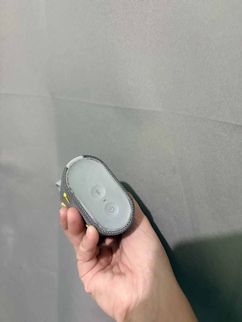Original xiaomi speaker (Category: Xiaomi) located in Manila. Submitted by watermermelonlychwe (Listing ID 1456422228, Image 2). Description: original xiaomi speaker 800 nalang no issue .