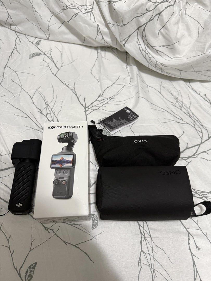 Osmo pocket 4 Creator Combo (Category: Gimbals & Stabilizers ) located in Manila. Submitted by glitch_002 (Listing ID 1456427526, Image 2). Description: Lahat po ng inclusions uploaded po sa photos, Almost new po ang unit from Hong kong. Replacement unit since nasira yung una kaya different box 📍Meetups around angeles city or malolos bulacan.