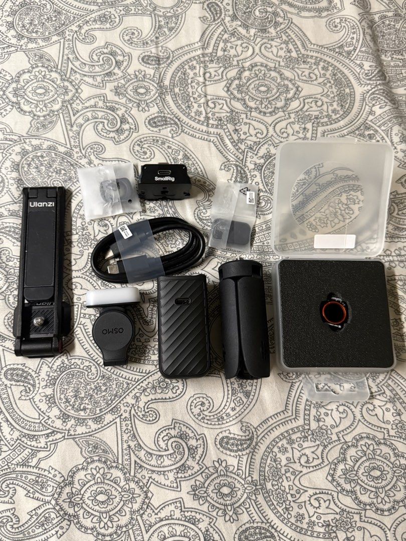 Osmo pocket 4 Creator Combo (Category: Gimbals & Stabilizers ) located in Manila. Submitted by glitch_002 (Listing ID 1456427526, Image 3). Description: Lahat po ng inclusions uploaded po sa photos, Almost new po ang unit from Hong kong. Replacement unit since nasira yung una kaya different box 📍Meetups around angeles city or malolos bulacan.