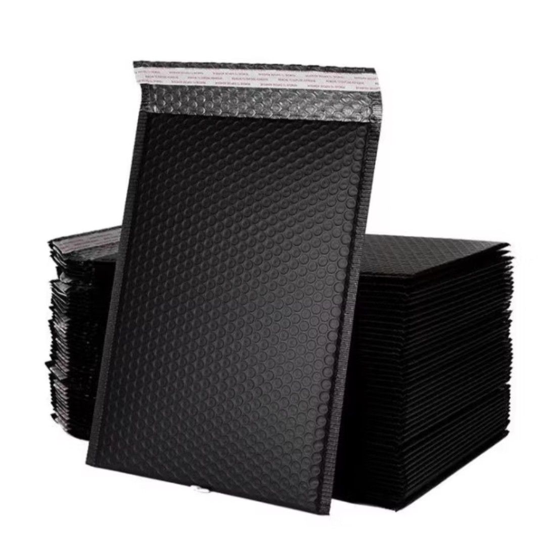 Packer bubble polymailer (Category: Stationery & School Supplies) located in Singapore. Submitted by loveasia16 (Listing ID 1456461249, Image 1). Description: 26X32X4 25X30X4 Each for 50 cents 18pcs for $8.