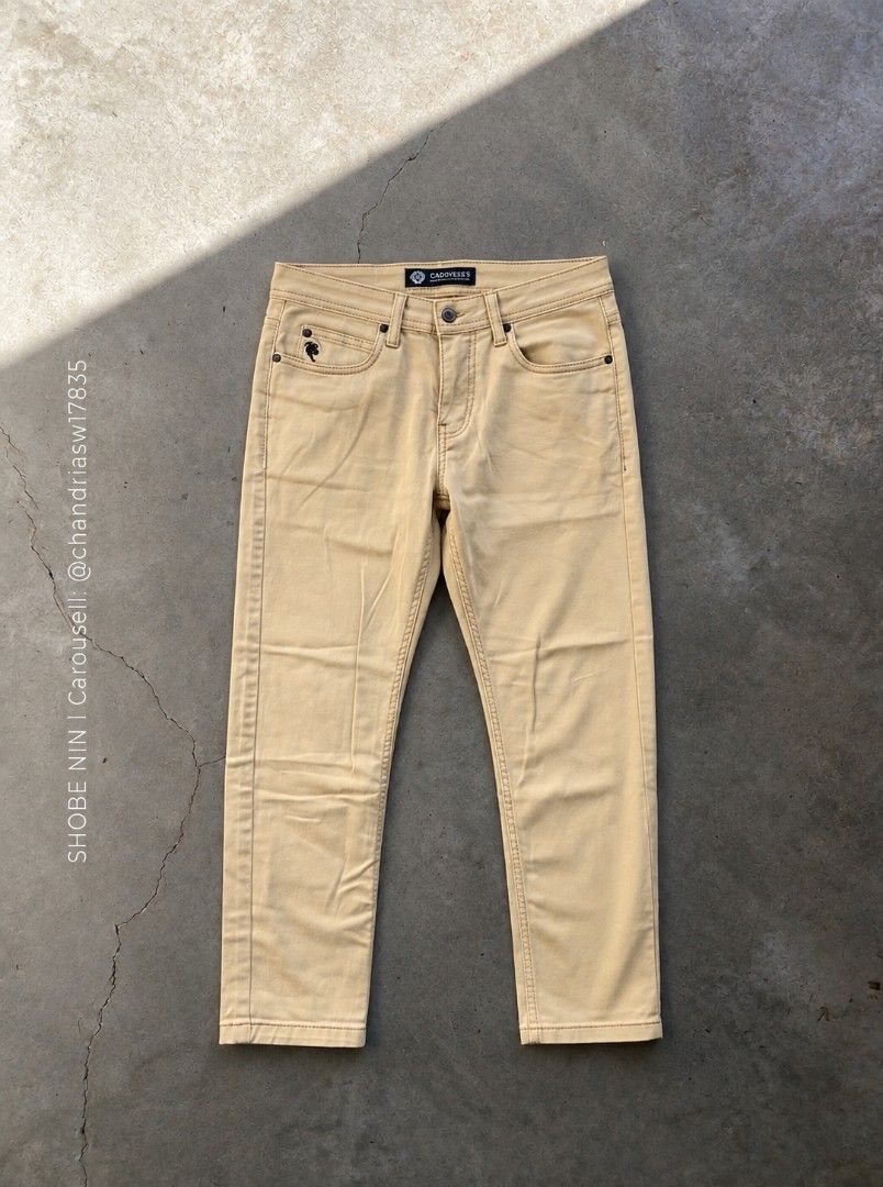 Paddock's beige jeans (Category: Jeans) located in Quezon City. Submitted by chandriasw17835 (Listing ID 1456581246, Image 1). Description: Selling these Paddock's beige jeans. Letting go of clothes that I no longer use. No stains, tears, or major damage. Please check the photos carefully for the actual condition. 🧷Size: 30 🧷Color: Beige / Tan If you need exact measurements, feel free to message me before purchasing. NOTE: No cancellation once 