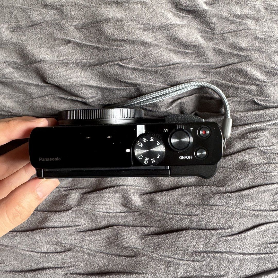 Panasonic Lumix ZS99/TZ99 (Category: Cameras) located in Manila. Submitted by chrystlgl (Listing ID 1456537623, Image 3). Description: Panasonic Lumix ZS99/TZ99 with Flash Comes with original box and charger + free wrist strap, silicone case, pouch, & sd card Meetup only. MOP cash or bank transfer only. RFS: Upgrade Loc: Quezon City Negotiable .