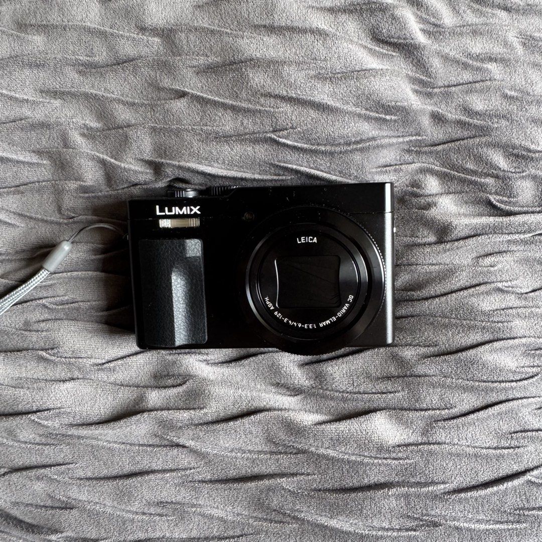 Panasonic Lumix ZS99/TZ99 (Category: Cameras) located in Manila. Submitted by chrystlgl (Listing ID 1456537623, Image 1). Description: Panasonic Lumix ZS99/TZ99 with Flash Comes with original box and charger + free wrist strap, silicone case, pouch, & sd card Meetup only. MOP cash or bank transfer only. RFS: Upgrade Loc: Quezon City Negotiable .