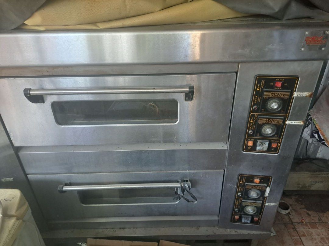 Pandesal Commercial Double Deck Oven (Category: Ovens & Toasters) located in Marikina City. Submitted by snowinsummerph (Listing ID 1456534684, Image 1). Description: Commercial Gas Oven for Sale Selling a 2-deck commercial gas oven — generic OEM (original equipment manufacturer) unit, second-hand and previously used by a Kambal Pandesal franchise. -Selling Price: ₱40,000 (negotiable) -2-deck commercial gas oven -Generic OEM / commercial-grade -P