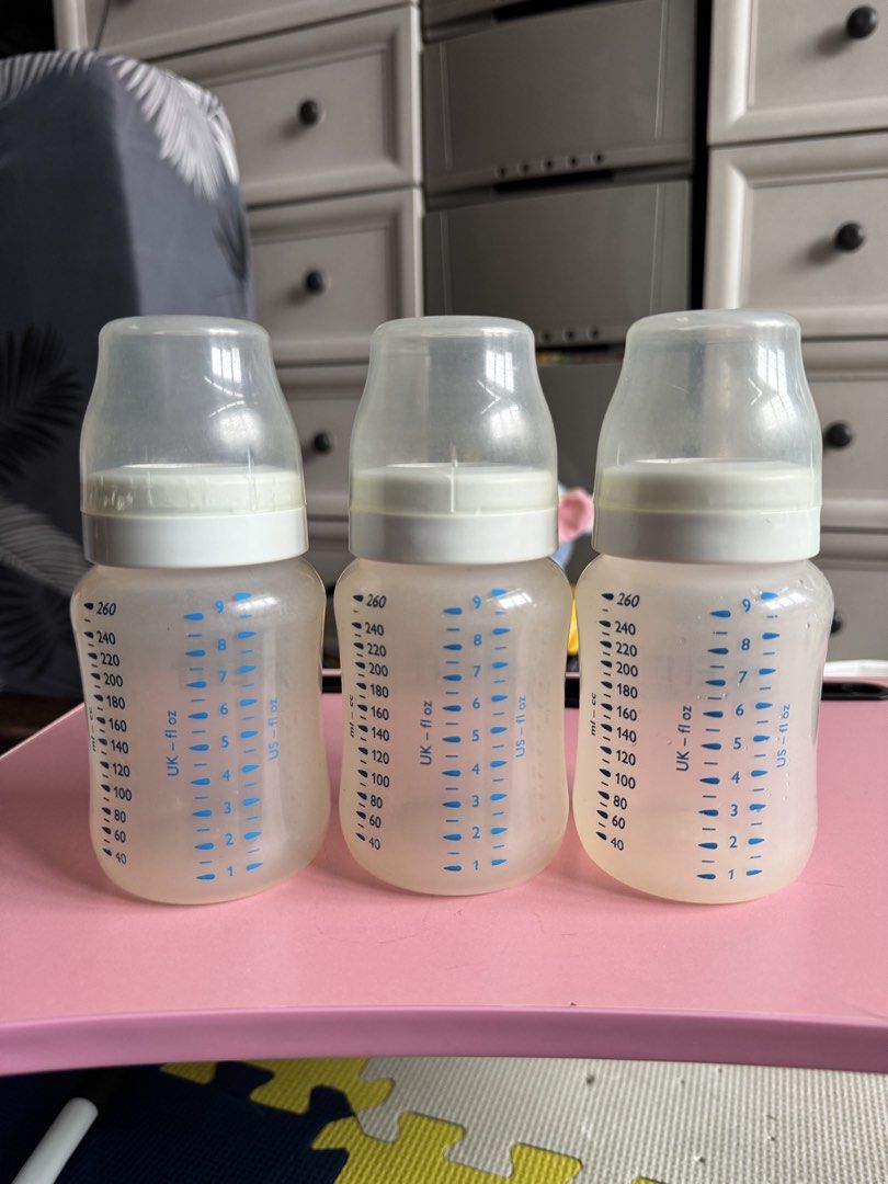 Philips Avent Baby Bottles (260ml) (Category: Breastfeeding & Bottle Feeding) located in Dagupan City. Submitted by iamrannflores (Listing ID 1456444045, Image 2). Description: take all no teats - Set of 3 Philips Avent baby bottles - Capacity: 260ml / 9oz each - Clear measurement markings - Gently used, cleaned, and sanitized - Perfect for your baby's feeding needs.