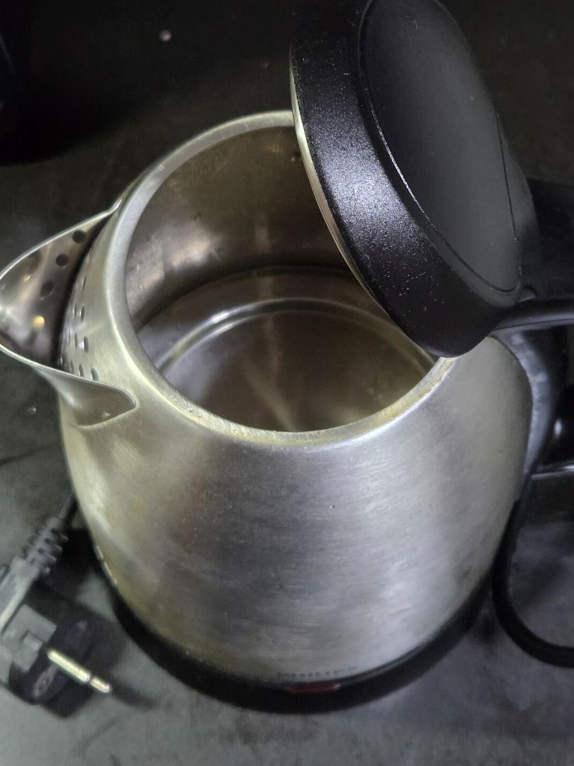 Philips HD9306 Kettle (Category: Kettles & Airpots) located in Manila. Submitted by Maaku_ (Listing ID 1456570562, Image 3). Description: For Sale: Philips HD9306 Kettle RFS: Decluttering. Details: - Stainless Steel Kettle - 1.5 L, 1800 W - Double housing - 3 Protection : Steam Sensor, Boil Dry Protection, Over heating Protection - Spring lid - Rated frequency:50 Hz - Rated input power:1800 W - Rated voltage:220 V Issue/Condition: - Needs to be c