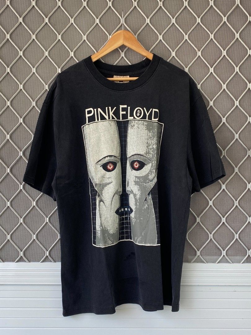 Pink Floyd Tee (Off Winterland) (Category: Tshirts & Polo Shirts ) located in General Natividad. Submitted by jaygo02 (Listing ID 1456425701, Image 1). Description: fits XL 23.5 x 31.5 Color rate: 9/10 Issue/s: Crackprints & pinhole (check the last 3 pictures) 📍Nueva Ecija 📌washed 📌color may vary due to lighting 📌shipping via jnt express.