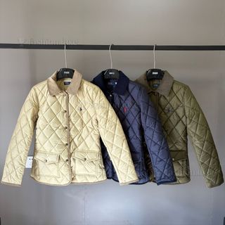 (Category: ) located in . Submitted by fashion.luxe (Listing ID 1456511896, Image 1). Description: .