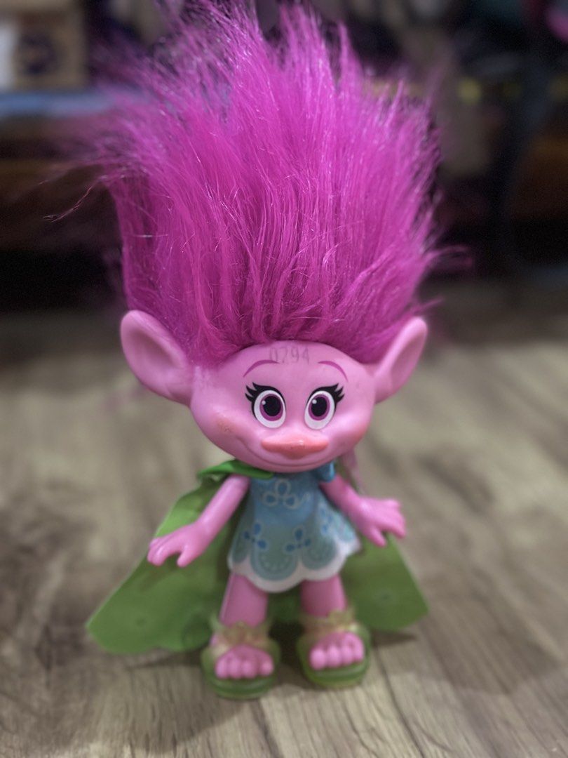 Poppy Trolls collectibles (Category: Figurines & Statues) located in Baguio. Submitted by cherylcaps95 (Listing ID 1456484005, Image 2). Description: Mabigat, mejo malaki, nakastand ang hair Buy as is.