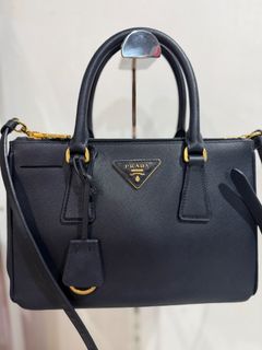 (Category: ) located in . Submitted by luxxcollectionsbytetz (Listing ID 1456528559, Image 1). Description: .