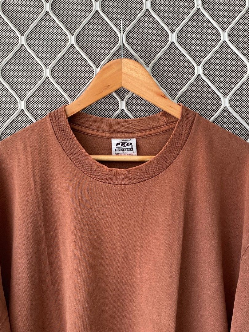 Pro 5 Blank Tee (Category: Tshirts & Polo Shirts ) located in General Natividad. Submitted by jaygo02 (Listing ID 1456427305, Image 3). Description: fits XL 24.5 x 29 Color rate: 9/10 Issue/s: Dot stain/spot & altered length (check the last picture) 📍Nueva Ecija 📌washed 📌color may vary due to lighting 📌shipping via jnt express.