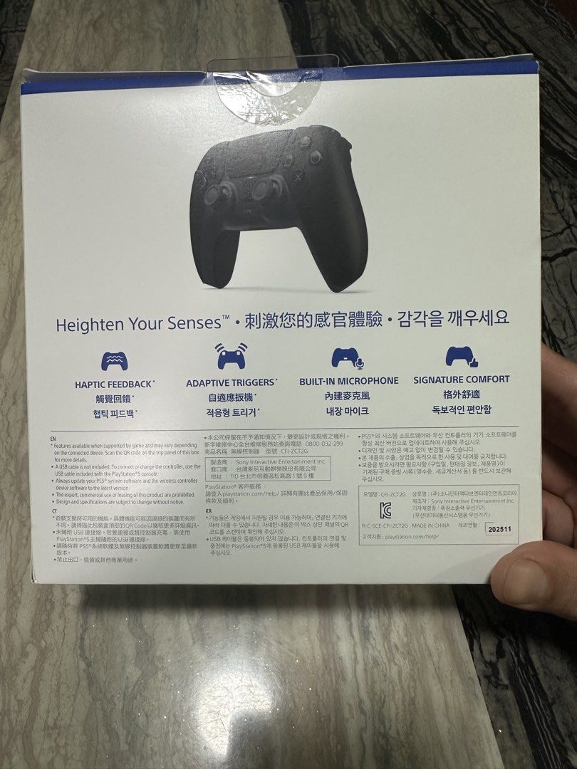 Ps5 Controller (Category: Controllers) located in Singapore. Submitted by belomudderukers (Listing ID 1456537408, Image 3). Description: Brand New in Box.