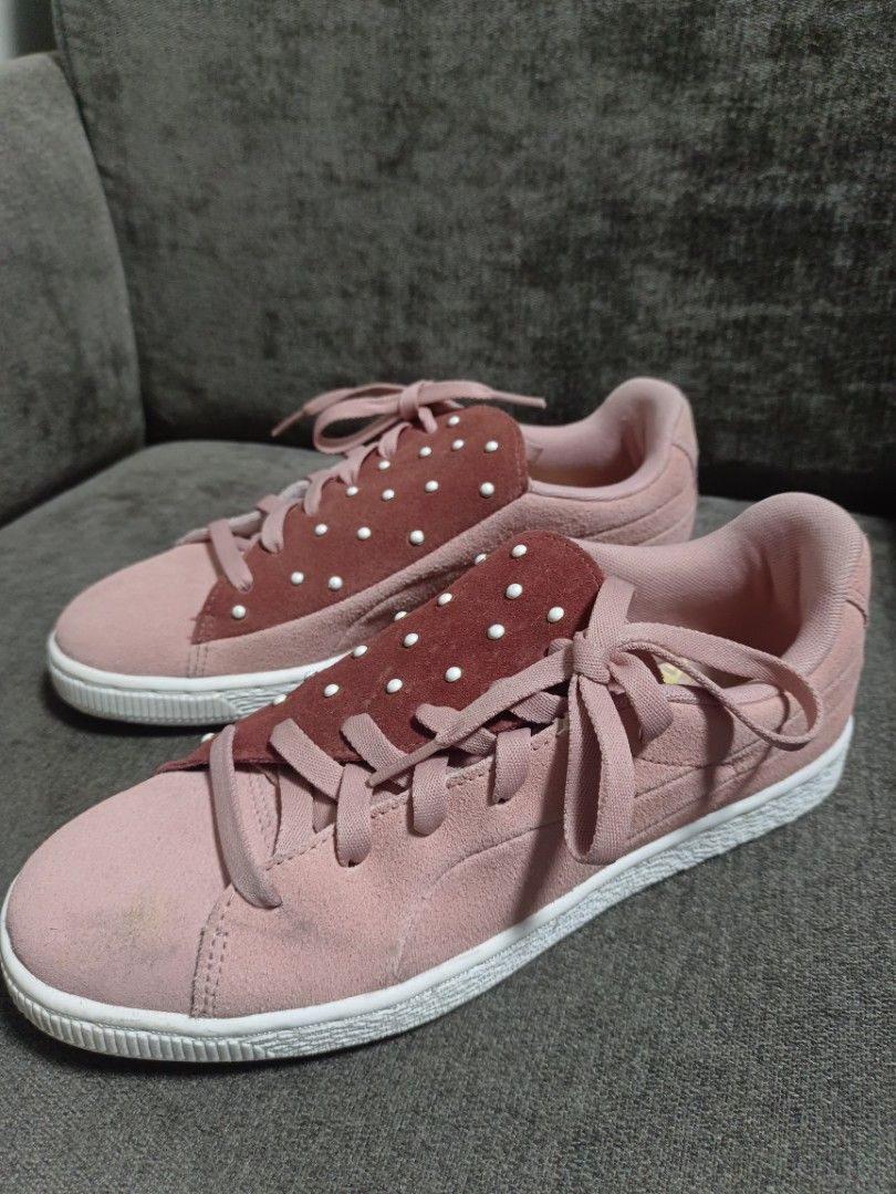 Puma Suede Pink Sneakers with Studs (Category: Sneakers) located in Lucena. Submitted by amara211629 (Listing ID 1456569104, Image 1). Description: - negotiable ❤️ - Pink Puma Suede Sneakers - US Women's Size 7 - Dark pink front panel with white stud details - Pink laces - Puma logo on heel - Ideal for casual wear.
