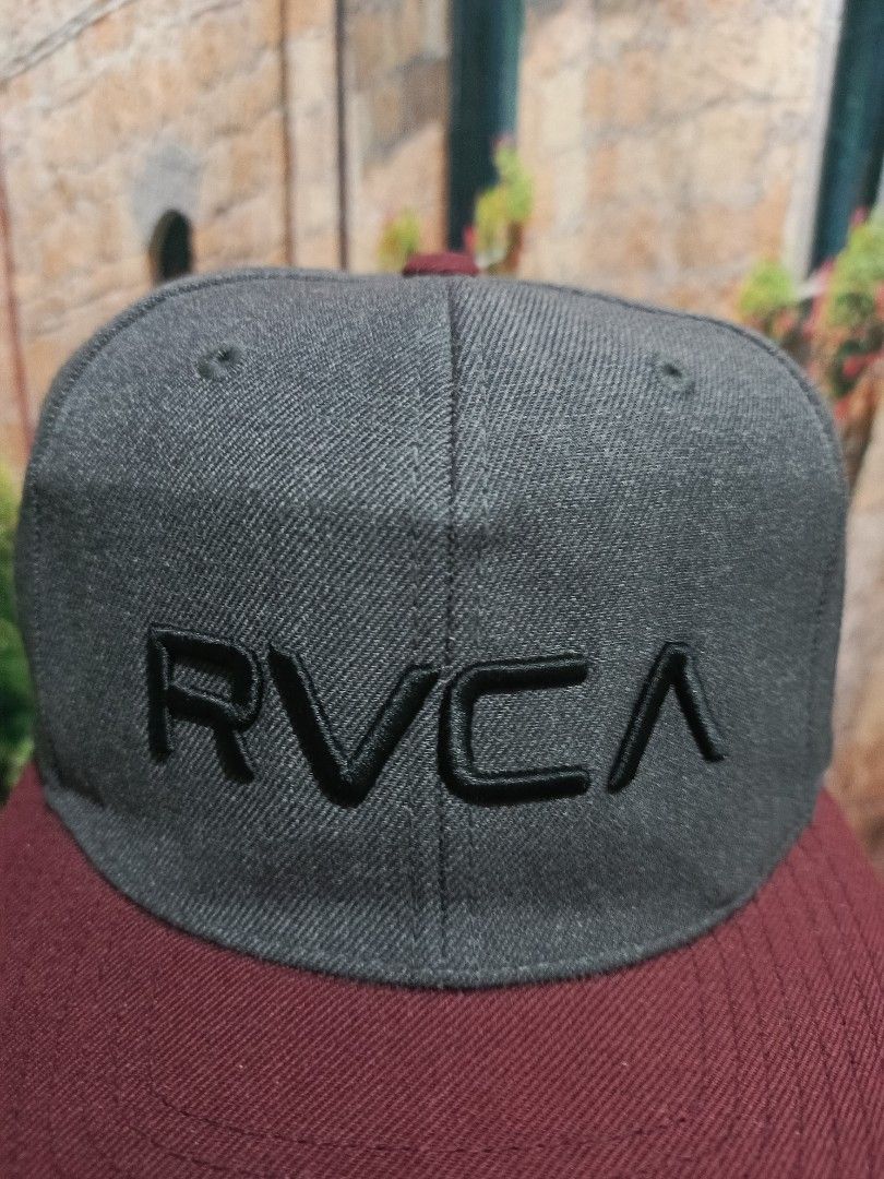 RVCA MID FIT SNAPBACK CAP (Category: Caps & Hats) located in Caloocan City. Submitted by shsgoods (Listing ID 1456471945, Image 2). Description: location: Karuhatan Valenzuela issue : male snap.