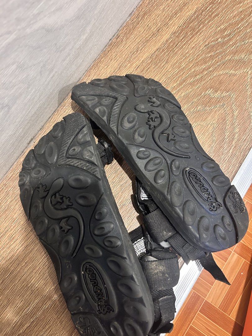 Sandugo Black Adjustable Strap Outdoor Sandals (Category: Sandals) located in General Trias. Submitted by alariestn (Listing ID 1456536244, Image 3). Description: Used once nung naghike lang hehe.