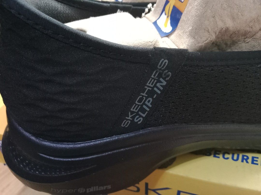 Skechers black us. 8 mens (Category: Casual Shoes) located in Caloocan City. Submitted by ShopPlus (Listing ID 1456492819, Image 3). Description: maypajo caloocan cod,delivery and meet up branndnew original skecher black for mens us.8.