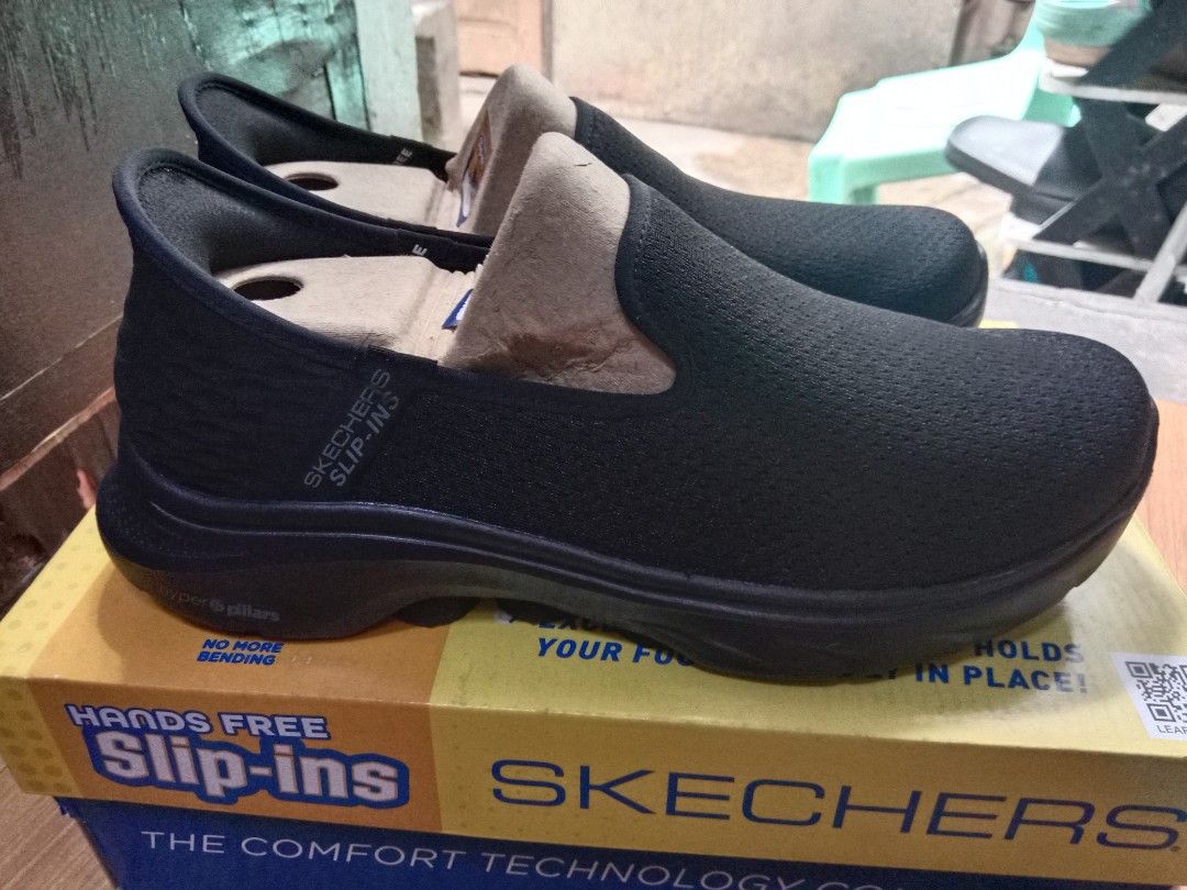 Skechers black us. 8 mens (Category: Casual Shoes) located in Caloocan City. Submitted by ShopPlus (Listing ID 1456492819, Image 2). Description: maypajo caloocan cod,delivery and meet up branndnew original skecher black for mens us.8.