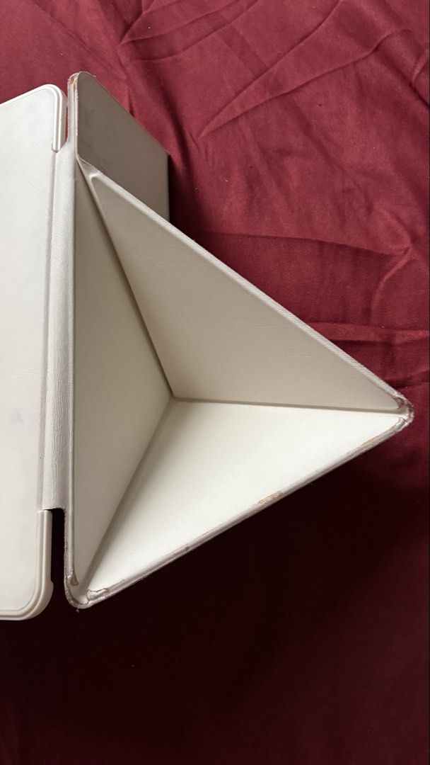 Smart Devil Case / iPad Pro 11” (2-4th Gen) (Category: Cases & Sleeves) located in Manila. Submitted by tsukkisell (Listing ID 1456513495, Image 3). Description: - OP: ₱1000 - has some flaws from use - X-fold - RFS: upgraded to another case.