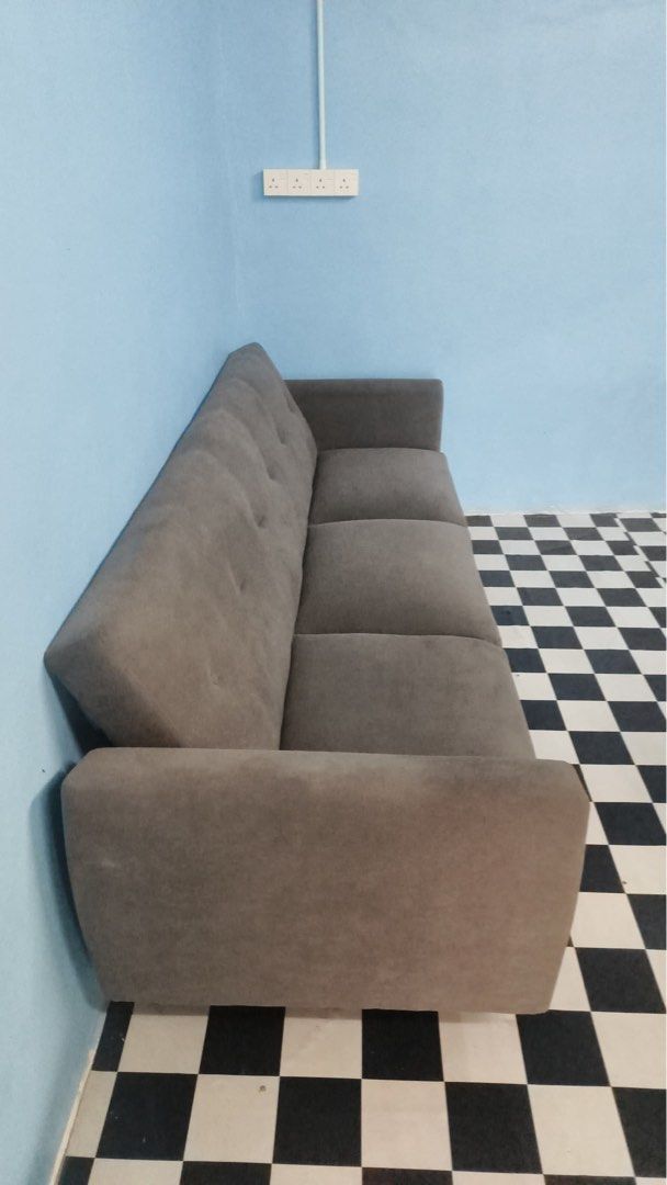 sofa bed (Category: Sofas) located in Baling. Submitted by anadhirah55 (Listing ID 1456469838, Image 2). Description: - Ukuran 6'6. ( 210 cm ) - Barang guna tak sampai 1 tahun lagi. - Condition masih elok 9/10. - Self pickup (kodiang, kedah) - Price are negotiable - No : 01129140462.
