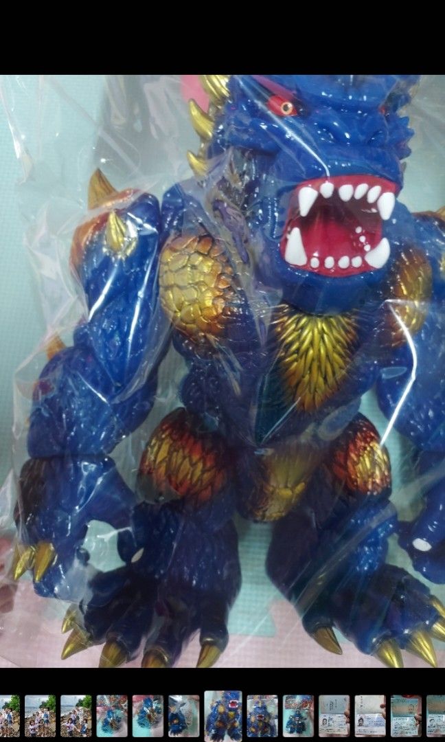 sofubi （分類：動作及對戰玩具）位於 Hong Kong。 由 ghostbusters6868 提交（商品編號 1456591156，圖片 3）。簡介： 哥斯拉 造型設計師玩具 全新未開封 現時特價 1200元 有意請約時間地點交收。