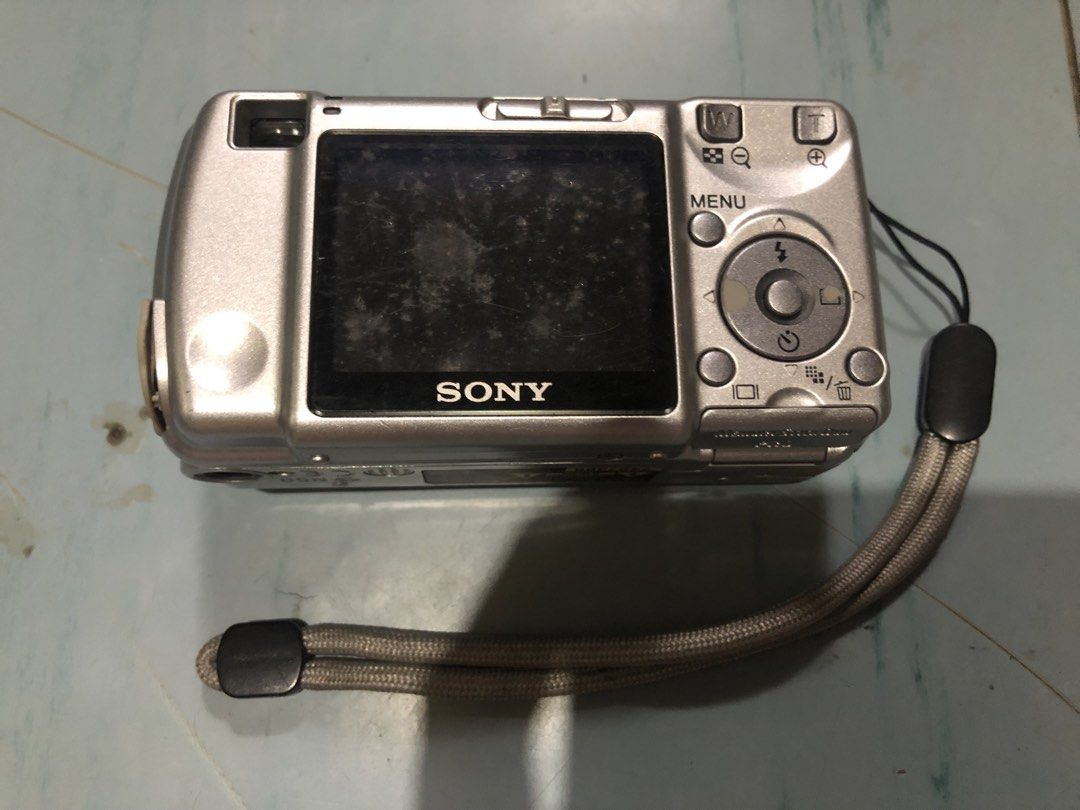 Sony Cyber-shot DSC-S600 Digicam! Untested (Category: Cameras) located in Pagsanjan. Submitted by juanitoandalesiii (Listing ID 1456430623, Image 2). Description: Sony Cyber-shot DSC-S600 Untested (Doesnt include charger) -With free Ip x clear case and tempered glass. .