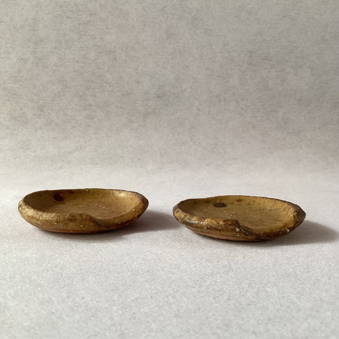 Stoneware Spoon/Chopsticks Rest (Category: Dinnerware & Cutlery) located in Davao. Submitted by eclectic1925 (Listing ID 1456593832, Image 2). Description: Php120 for 2 Stoneware Spoon/Chopsticks Rest D: 2.5 inches Please REVIEW PHOTOS We use 100% repurposed packaging materials SF starts at Php70 via Flash Express First to pay.
