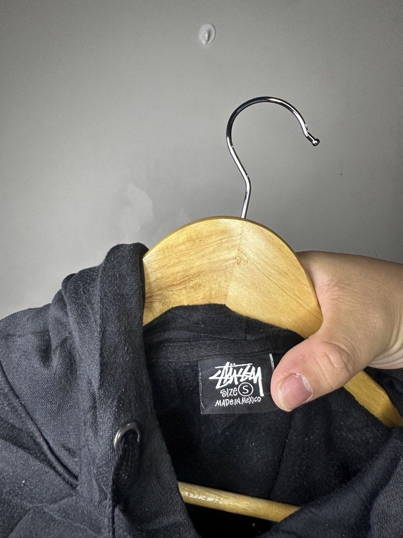 STUSSY MULLET HOODIE (Category: Coats, Jackets and Outerwear) located in Molave. Submitted by thriftmate13 (Listing ID 1456585751, Image 3). Description: .