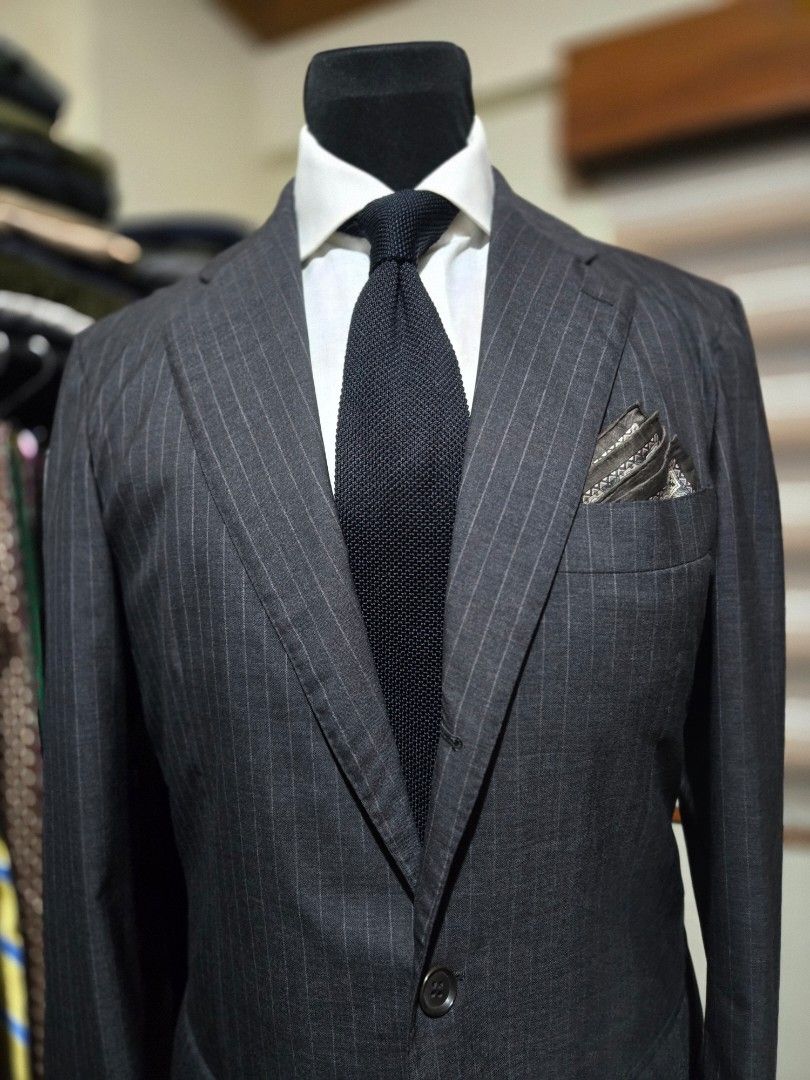 Suit black pinstripes by Ring Jacket Black Label (Category: Coats, Jackets and Outerwear) located in Baguio. Submitted by Th0p7 (Listing ID 1456521319, Image 3). Description: .