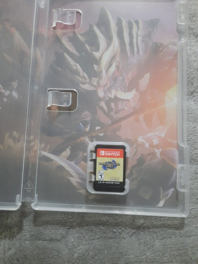 Switch Game Monster Hunter Rise (Category: Nintendo) located in Quezon City. Submitted by epic_shockwave8thundersto (Listing ID 1456550381, Image 3). Description: Price-1,200 Good condition,working test all u want sa meet up Location:SM Fairview,Fairview Center Mall,Ever Commonwealth.