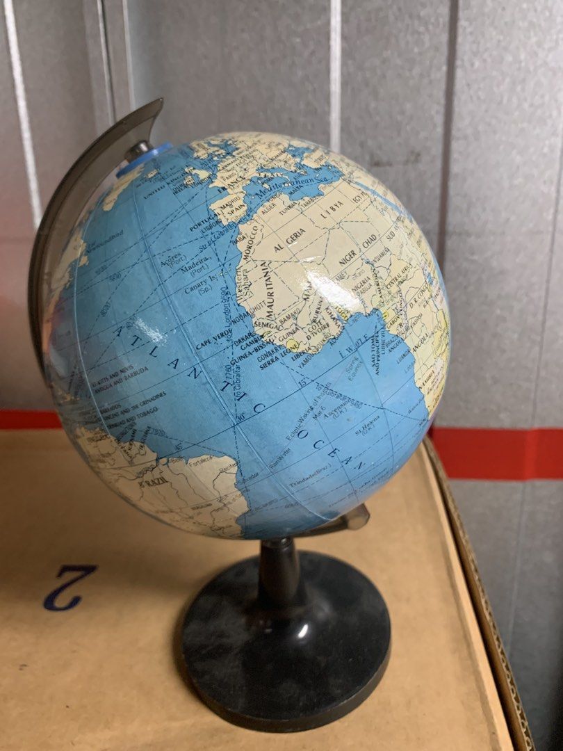 Table globe (Category: Stationery & School Supplies) located in Singapore. Submitted by syed33 (Listing ID 1456510067, Image 1). Description: Simple plastic table globe .