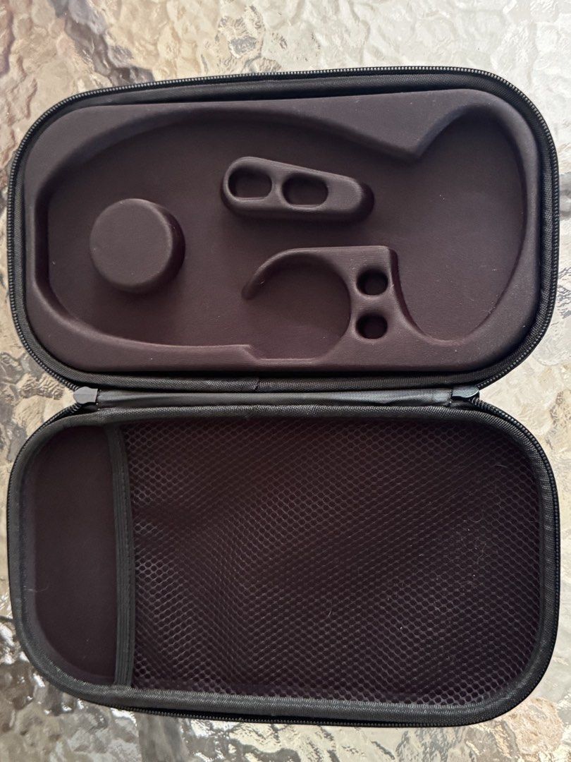 Teal Hard Shell Storage Case with Interior Compartments (Category: Storage Boxes & Baskets) located in Cebu City. Submitted by kdlsstuff (Listing ID 1456466855, Image 1). Description: - Teal hard shell storage case - Zipper closure for secure storage - Molded compartments inside for organized storage of small items - Mesh pocket on the other side for additional organization - Ideal for travel or keeping your belongings tidy.