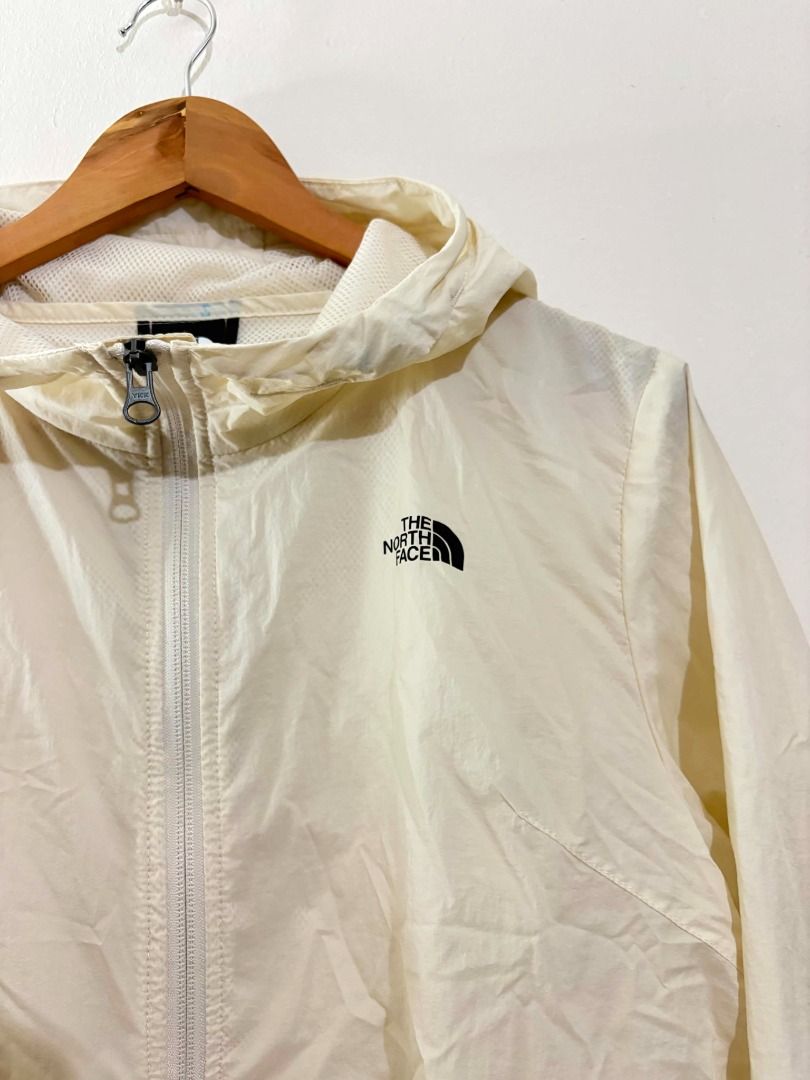 The North Face Hooded Windwall Parka/Windbreaker (Category: Coats, Jackets and Outerwear) located in Pasig City. Submitted by shopsmart.mnl (Listing ID 1456574911, Image 3). Description: In excellent condition no issue US L Asia XL Size guide in cm last pic from TNF website.