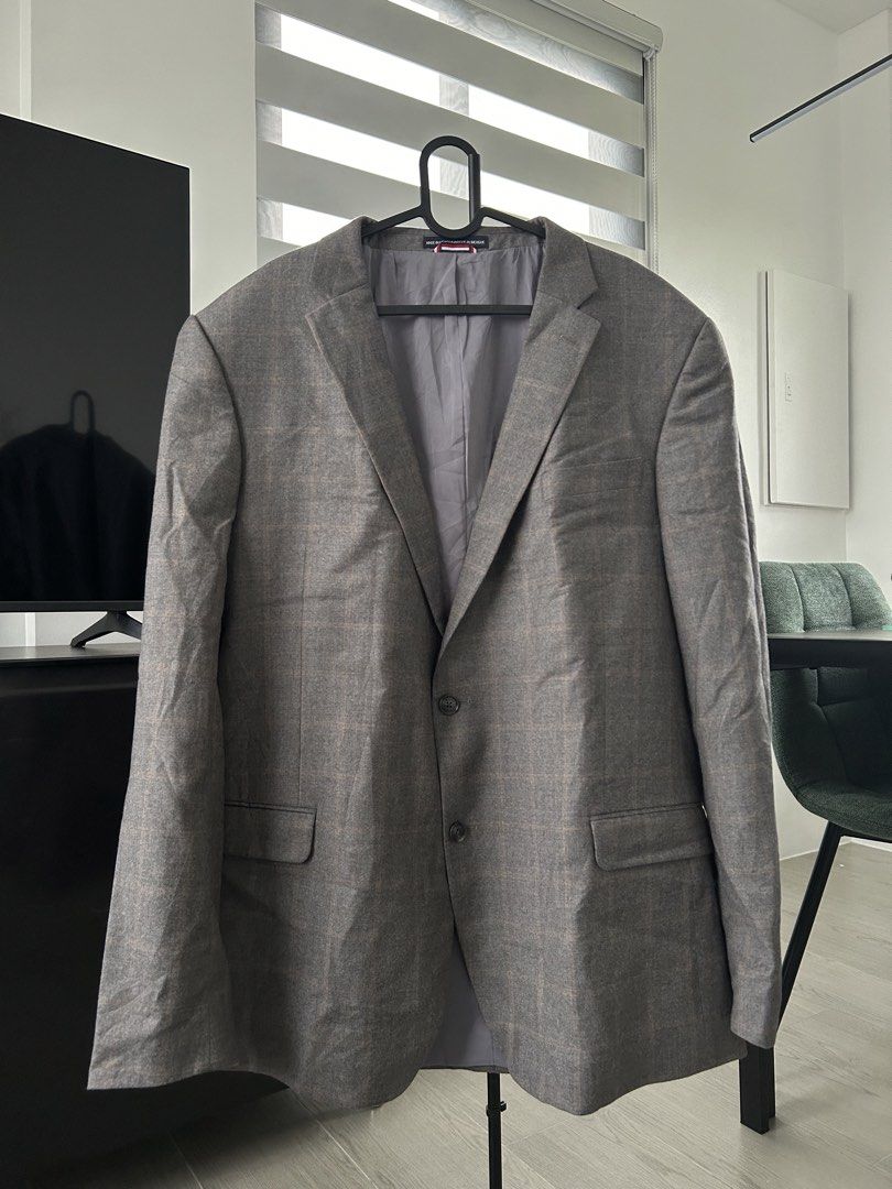 Tommy Hilfiger Grey Plaid Blazer (L) (Category: Coats, Jackets and Outerwear) located in Dasmarinas. Submitted by sfclosetcleanup (Listing ID 1456506200, Image 3). Description: 20 x 30 Sleek Good as brand new.