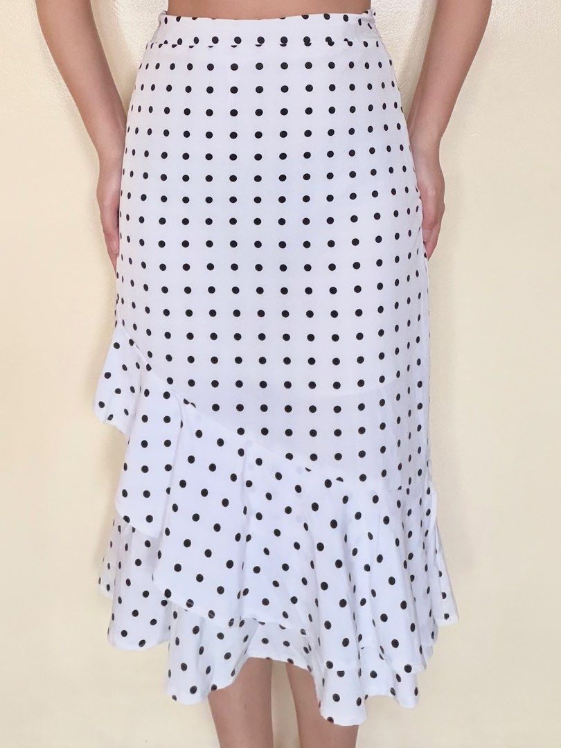 trendy black and white polka dots fishtail midi skirt (Category: Skirts) located in Quezon City. Submitted by buyfromrubyjane (Listing ID 1447006864, Image 1). Description: classic black and white polka dot midi skirt with a feminine mermaid/fishtail hem. Easy to dress up or down—brunch dates or timeless chic outfits. details: ♡ fits up to 26” waist ONLY (not for mabalakang❗️) ♡ best suited for xs to petite frames if you want to achieve a low-ris