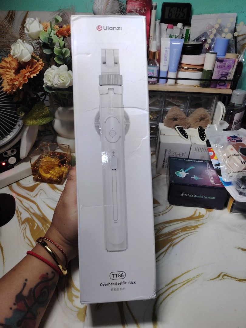 ❤️Ulanzi TT88 tripod❤️ (Category: Tripods & Monopods) located in Muntinlupa City. Submitted by liezel_closet (Listing ID 1456531355, Image 1). Description: New.
