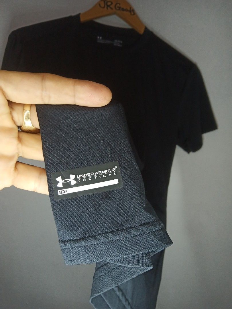 Under Armour Tactical HeatGear Compression Shirt (Category: Activewear) located in Tanay. Submitted by jrgoods (Listing ID 1456529141, Image 3). Description: - Bl Under Armour Tactical compression Shirt - HeatGear Compression Fit - Size: Large can fit medium men's Large to medium men's Strachable Good as new condition 550+ship Tanay Rizal location Shipping Nationwide - Ideal for training and sports - Comfortable and breathable material - Great fo