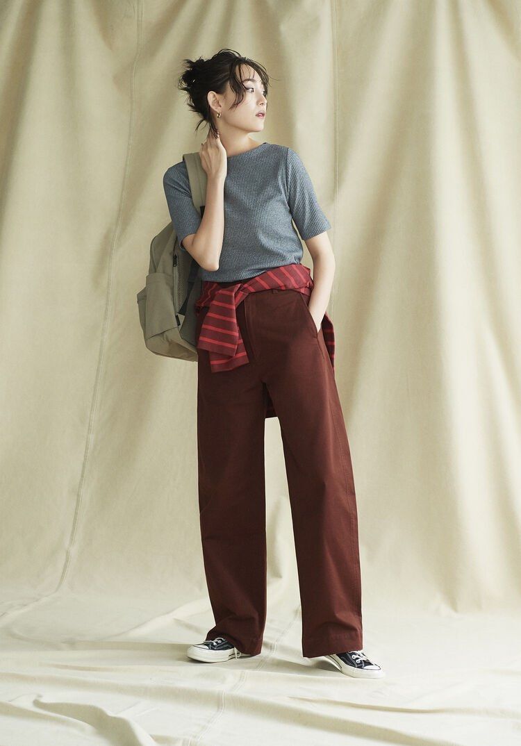 Uniqlo Denim Trouser Pants (Category: Jeans) located in Ozamiz City. Submitted by annbernized_ (Listing ID 1456468323, Image 3). Description: •can do vc for legitimacy and checking the item thru messenger/fb (Blue App | Nizedfinds) • can ship nationwide • courier | Jnt • mode of payment | Gcash.