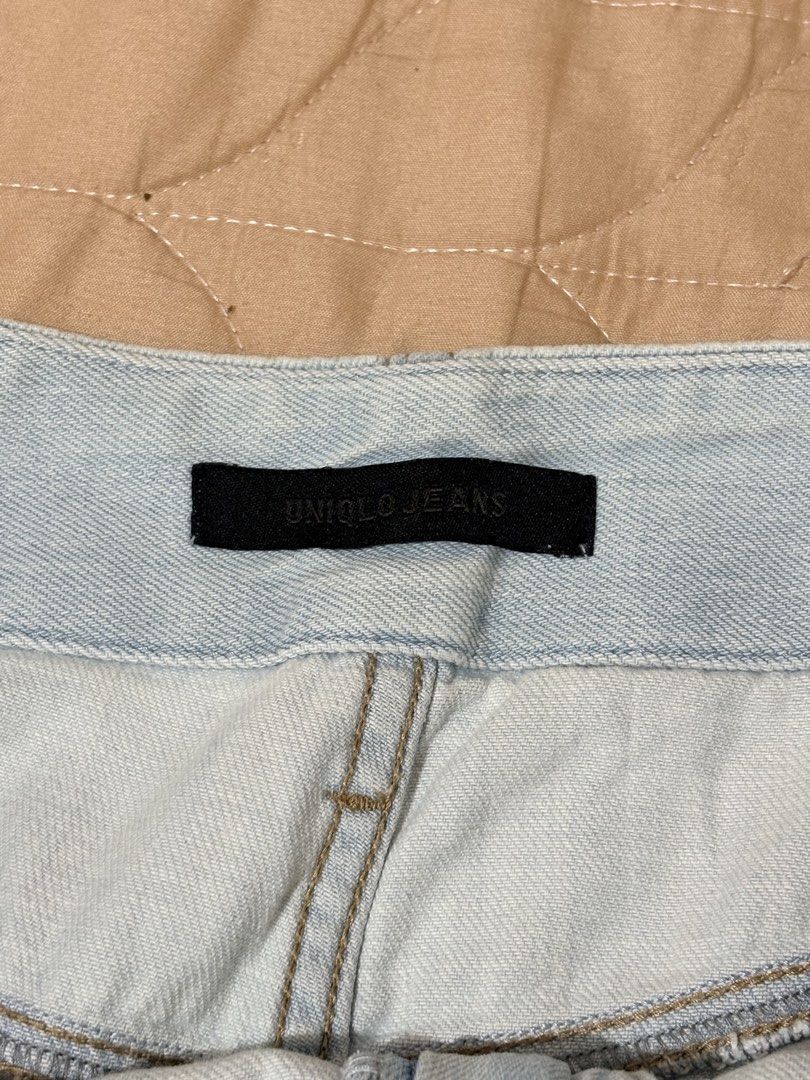 Uniqlo Womens Light Soft Denim Pants (Category: Jeans) located in Quezon City. Submitted by chimpanjee (Listing ID 1456477722, Image 3). Description: highwaisted tag says 27 (68.5cm).