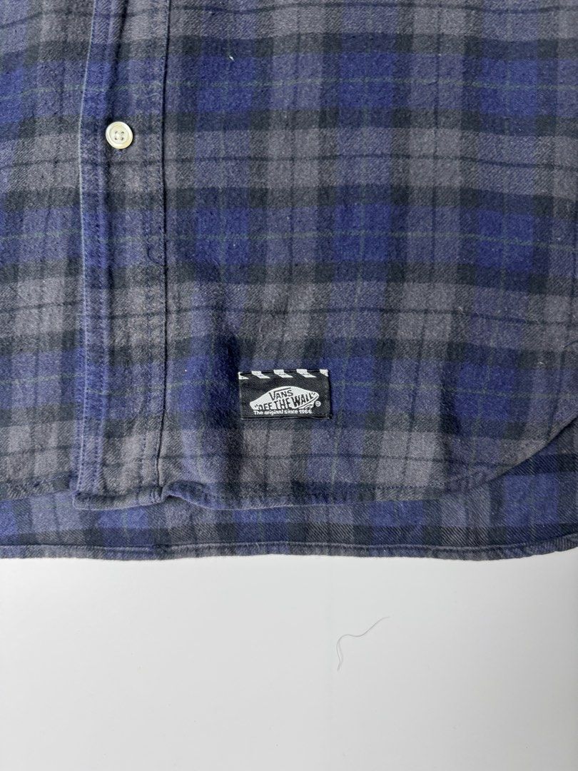 Vans Off The Wall Flannel Shirt Size L (Category: Tshirts & Polo Shirts ) located in Cavite. Submitted by dracokidstuff (Listing ID 1456422403, Image 2). Description: - Classic Vans flannel shirt - Blue and grey plaid pattern - Button-up front - Features a chest pocket - Designed for comfort and style - Ideal for casual wear.