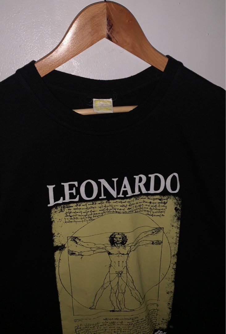VINTAGE DA VINCI FOR SALE (Category: Tshirts & Polo Shirts ) located in Angeles City. Submitted by browsetheracks (Listing ID 1456445154, Image 2). Description: FOR SALE DA VINCI VITRUVIAN MAN GRAPHIC ART TEE 📜 SIZE XL ON TAG (23×29) MADE WITH BEEFY COTTON MATERIAL IN EXCELLENT CONDITION ✓ NO ISSUE ₱3500+SHIPPING FEE DM ME FOR MORE INFO 🔌 Note: Every item is photographed accurately to showcase its actual condition. Before shipping, each garment