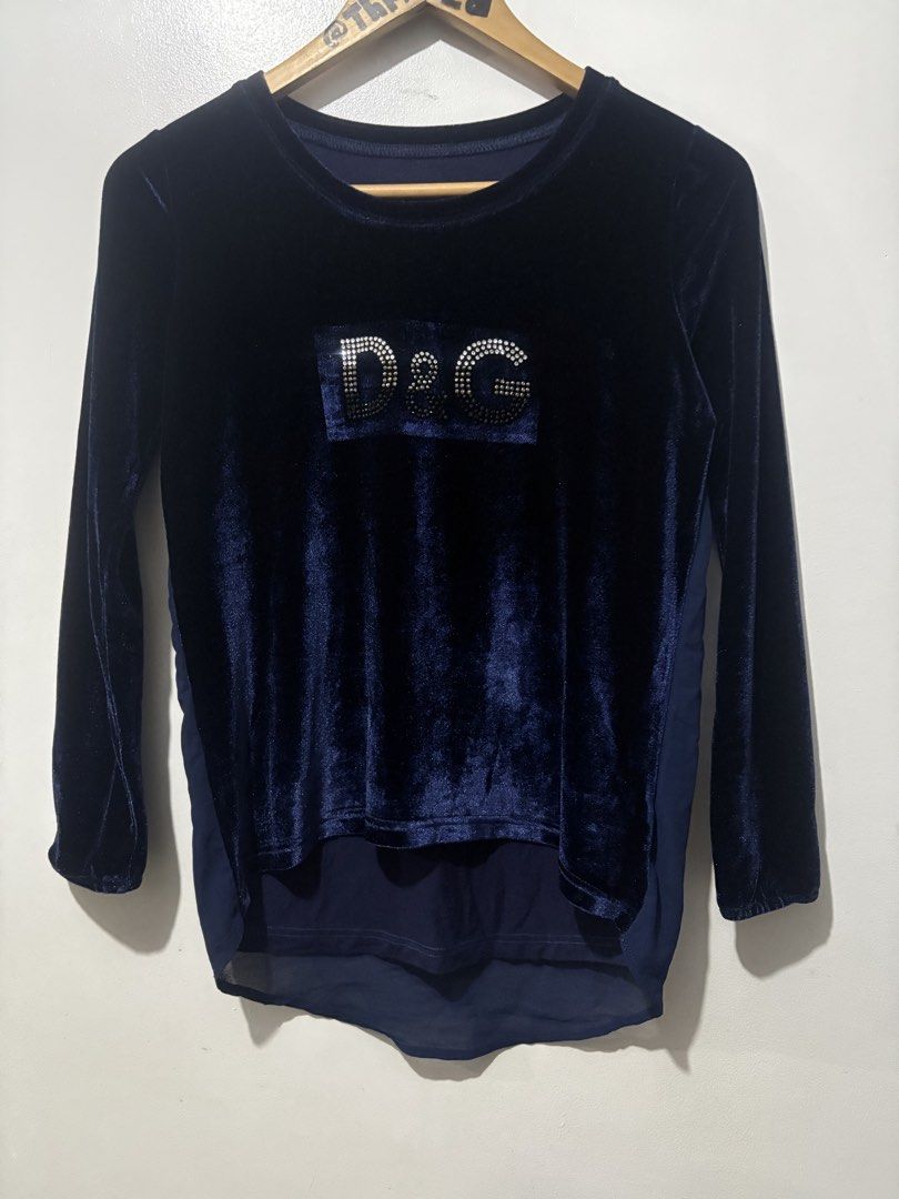 Vintage Dolce & Gabbana Y2k (Category: Luxury Apparel) located in Makati City. Submitted by ThriftedGoods (Listing ID 1456567699, Image 2). Description: Feel free to ask for more detailed photos In excellent condition Removed maintag but Authentic Length-24(front)27(back) Width-18.