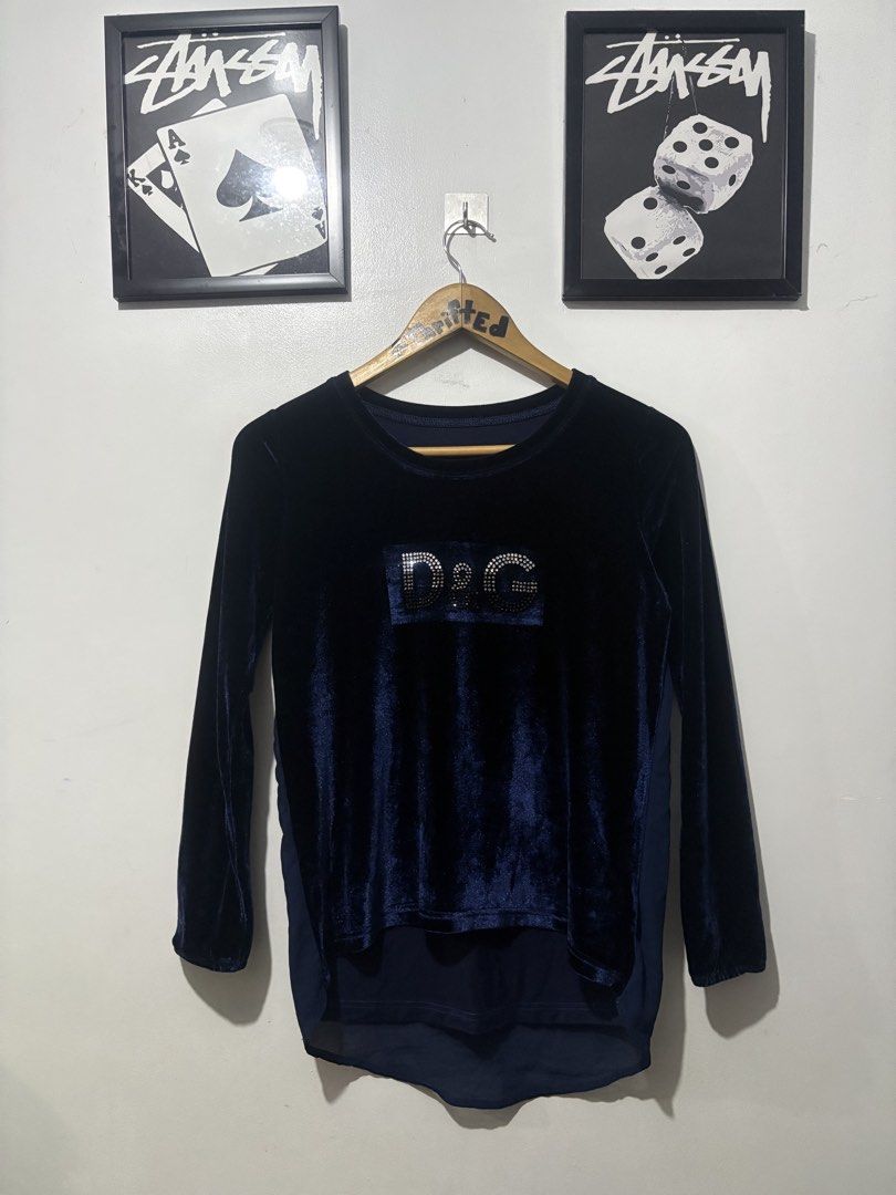 Vintage Dolce & Gabbana Y2k (Category: Luxury Apparel) located in Makati City. Submitted by ThriftedGoods (Listing ID 1456567699, Image 1). Description: Feel free to ask for more detailed photos In excellent condition Removed maintag but Authentic Length-24(front)27(back) Width-18.