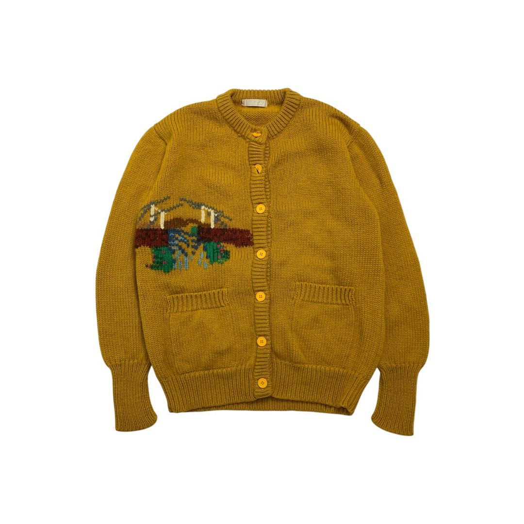 Vintage hand-knit cardigan (Category: Coats, Jackets and Outerwear) located in Baguio. Submitted by been.aged_ph (Listing ID 1456425669, Image 2). Description: 𝚂𝚒𝚣𝚎: fits up to M 𝙳𝚒𝚖𝚎𝚗𝚜𝚒𝚘𝚗𝚜: 21 x 25 𝙲𝚘𝚗𝚍𝚒𝚝𝚒𝚘𝚗: Excellent 𝙸𝚜𝚜𝚞𝚎: broken button but functional (see last photo for reference) Model Height: 5' 7" .